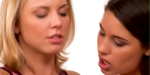 lesbian,teen